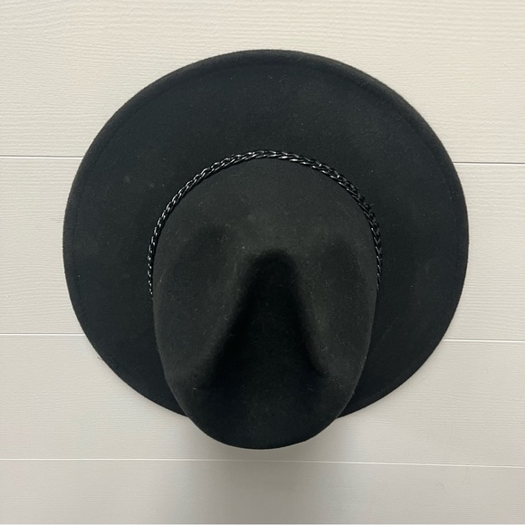 Black Hat with chain detail - Picture 6 of 6